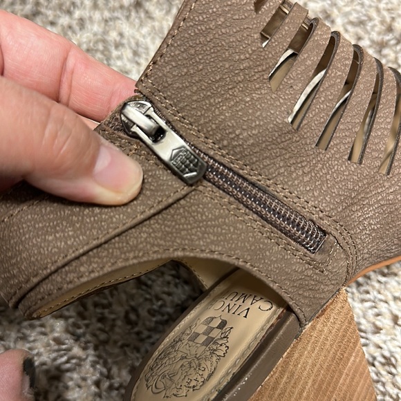 Vince Camuto Sandal Heels - Picture 6 of 8